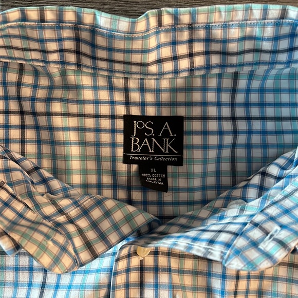 Jos A Bank Button Up Short Sleeve Shirt - Picture 3 of 3